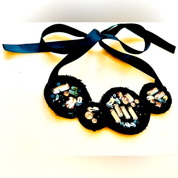 Large Statement Embellished Necklace!🪩✨ **NEW WITHOUT TAGS!🤩💛🖤⭐️**NWOT🎁💫** - Picture 3 of 7